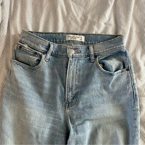 Abercrombie 90s Straight Ultra High Rise Jeans (27S)